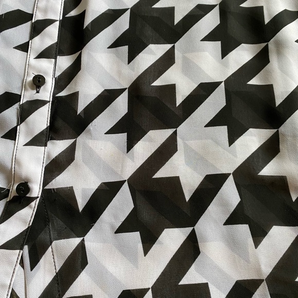 Sheer houndstooth patterned button down shirt - Picture 2 of 6